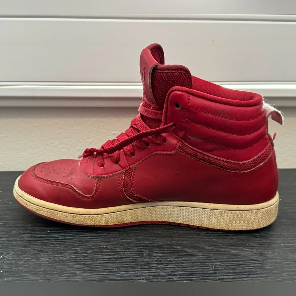 Nike Air Jordan Heritage Red Basketball Shoes Sneakers 886310-601 Boys 6Y
